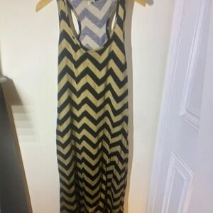 Faded Glory Black and Cream Chevron Midi Dress